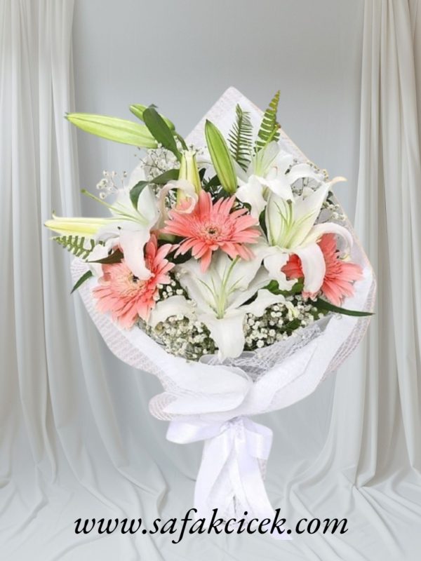 lilyum ve pembe gerbera
